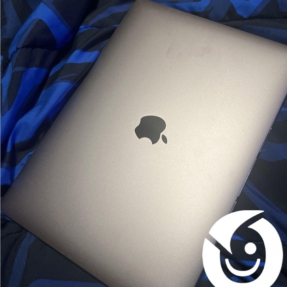 Apple laptop